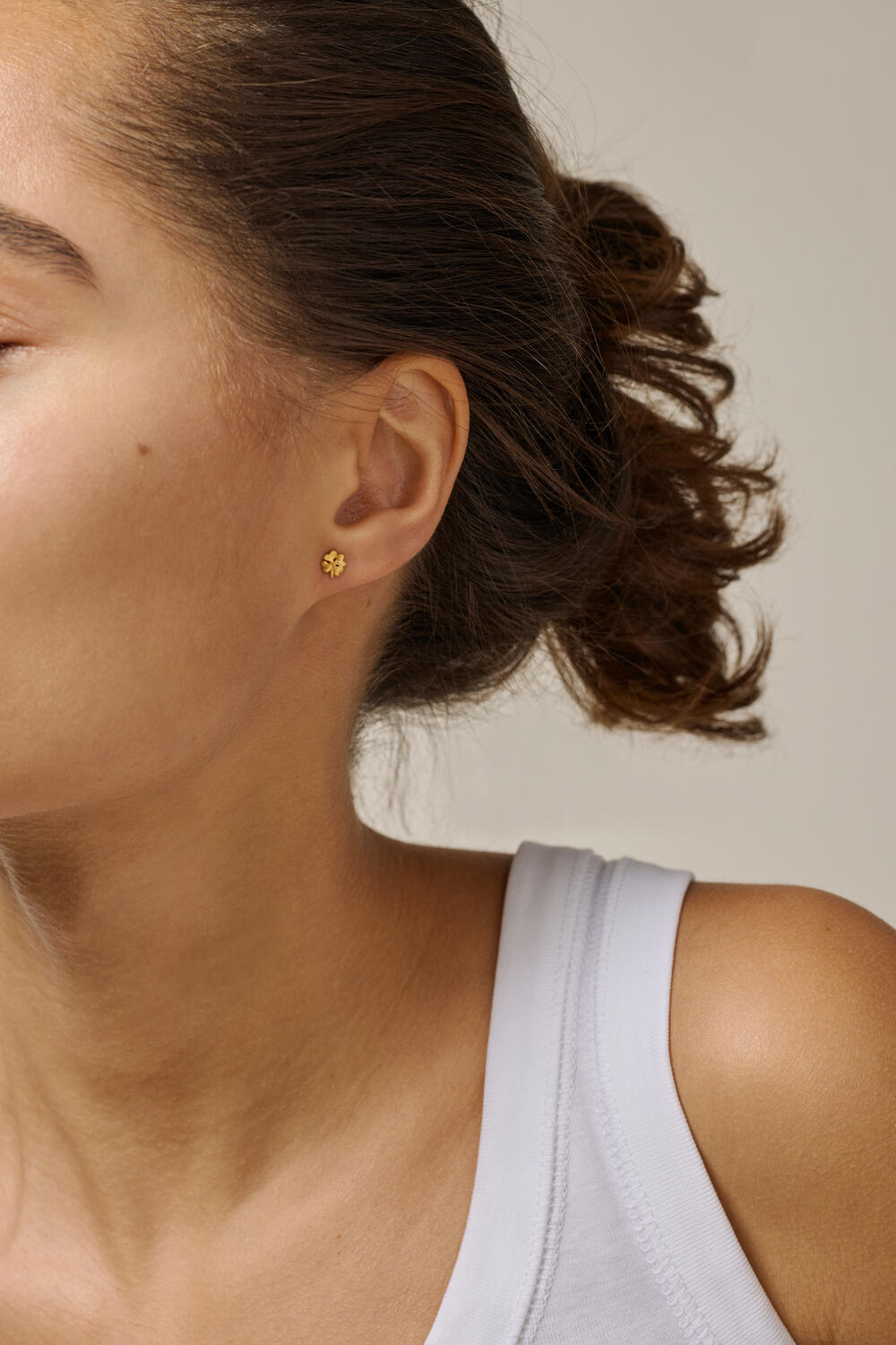 Mini Organic Clover ørestikker - guldfarvet